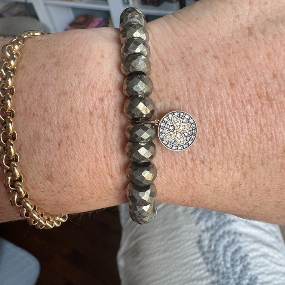 Sydney Evan Beaded Pyrite and 14k Gold/Diamond Butterfly Charm Bracelet. - Picture 2 of 12